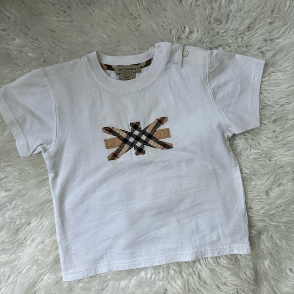 Burberry tee